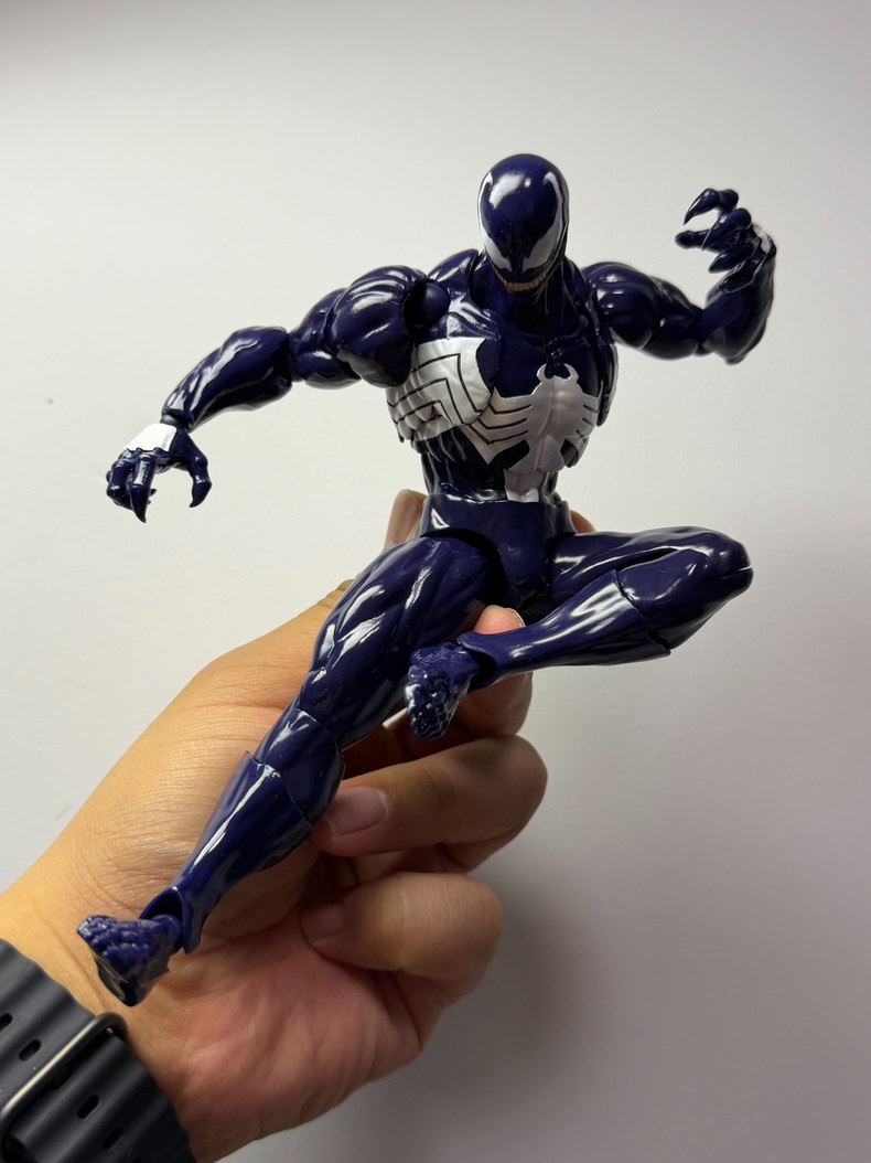 In stock NEW Mess Toys Venom L - огляд і ціна Model Kit Venom