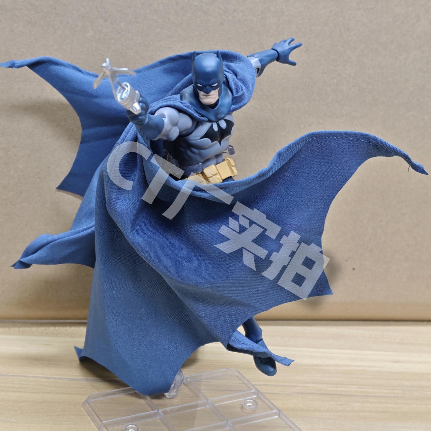 CT Toys Batman Mafex 126 Blue  - огляд і ціна Model Kit Venom