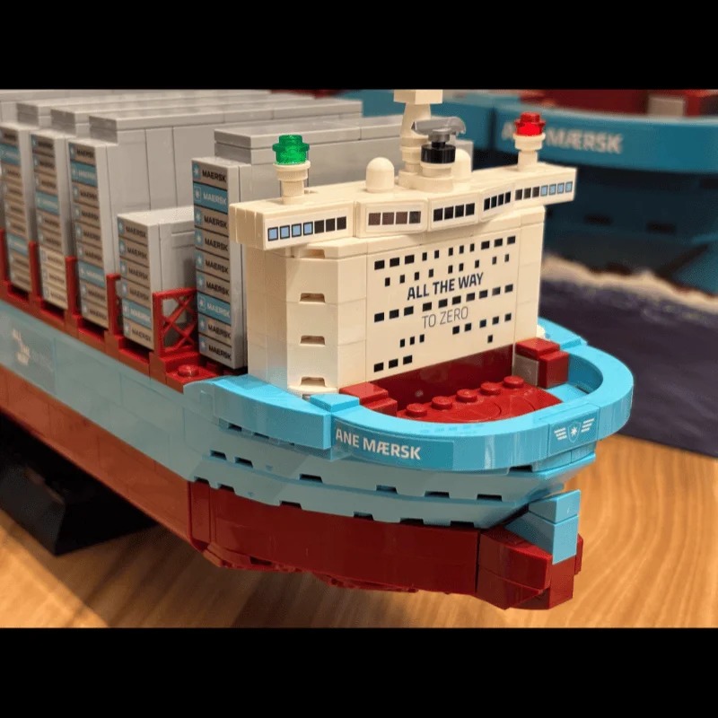 New 2026 Dual-Fuel Container V - огляд і ціна Model Kit Instructions